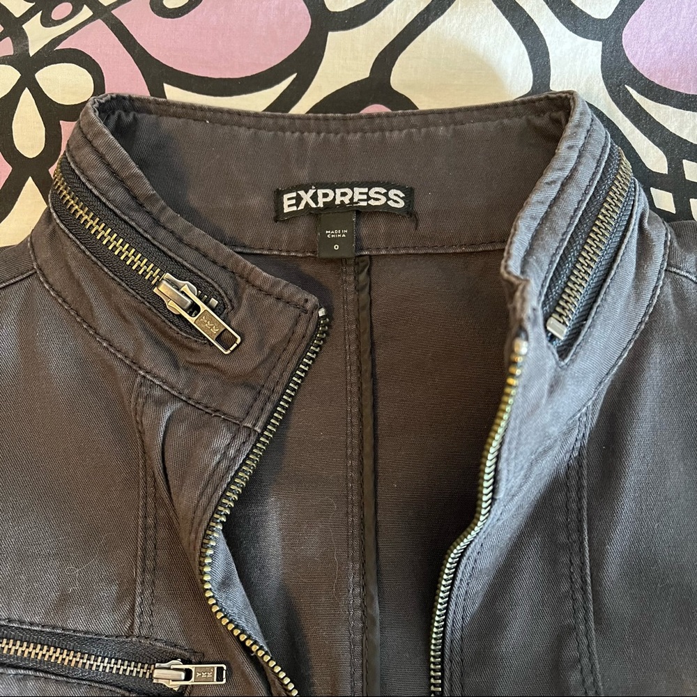 Express Jacket! - Picture 2 of 12